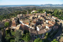 mougins