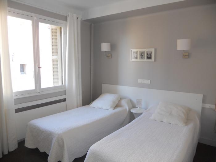 Chambre avec 2 lits séparés Chambre avec 2 lits séparés