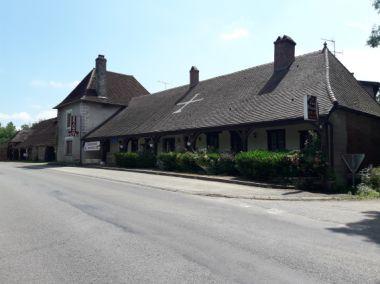 hotel-restaurant-de-la-croix-blanche beaurepaire-en-bresse hotel-restaurant-de-la-croix-blanche beaurepaire-en-bresse